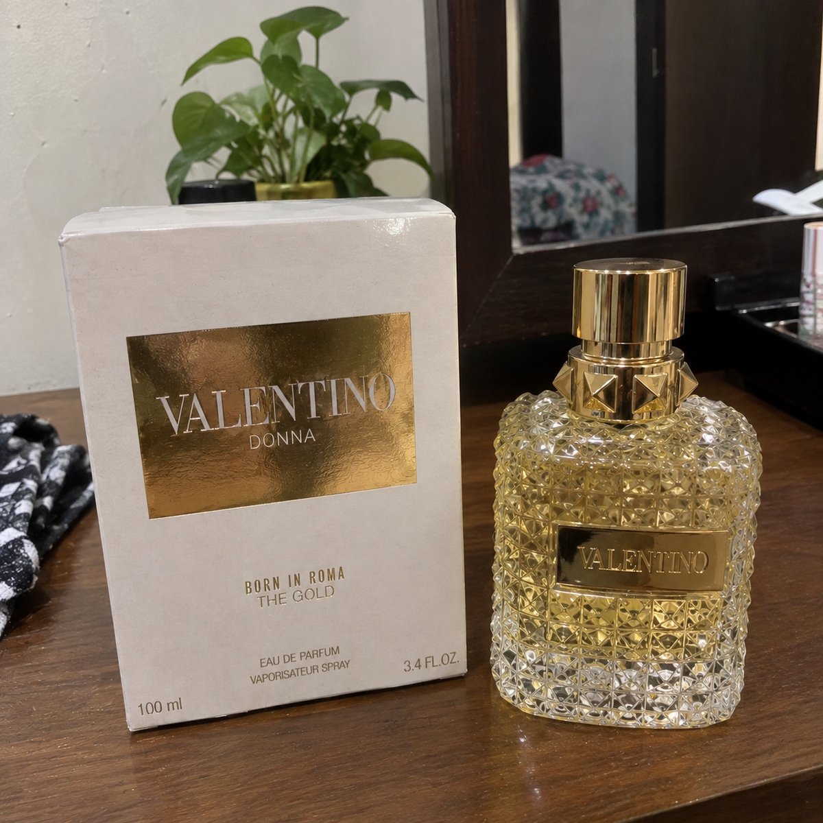 Valentino Donna Born in Roma The Gold Eau de Parfum 100ml for Women